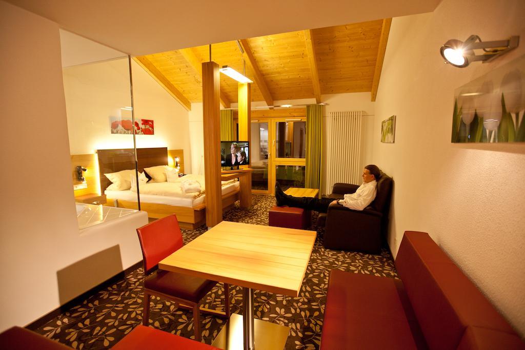 Hotel Und Appartementhof Waldeck Bad Fussing Exterior photo