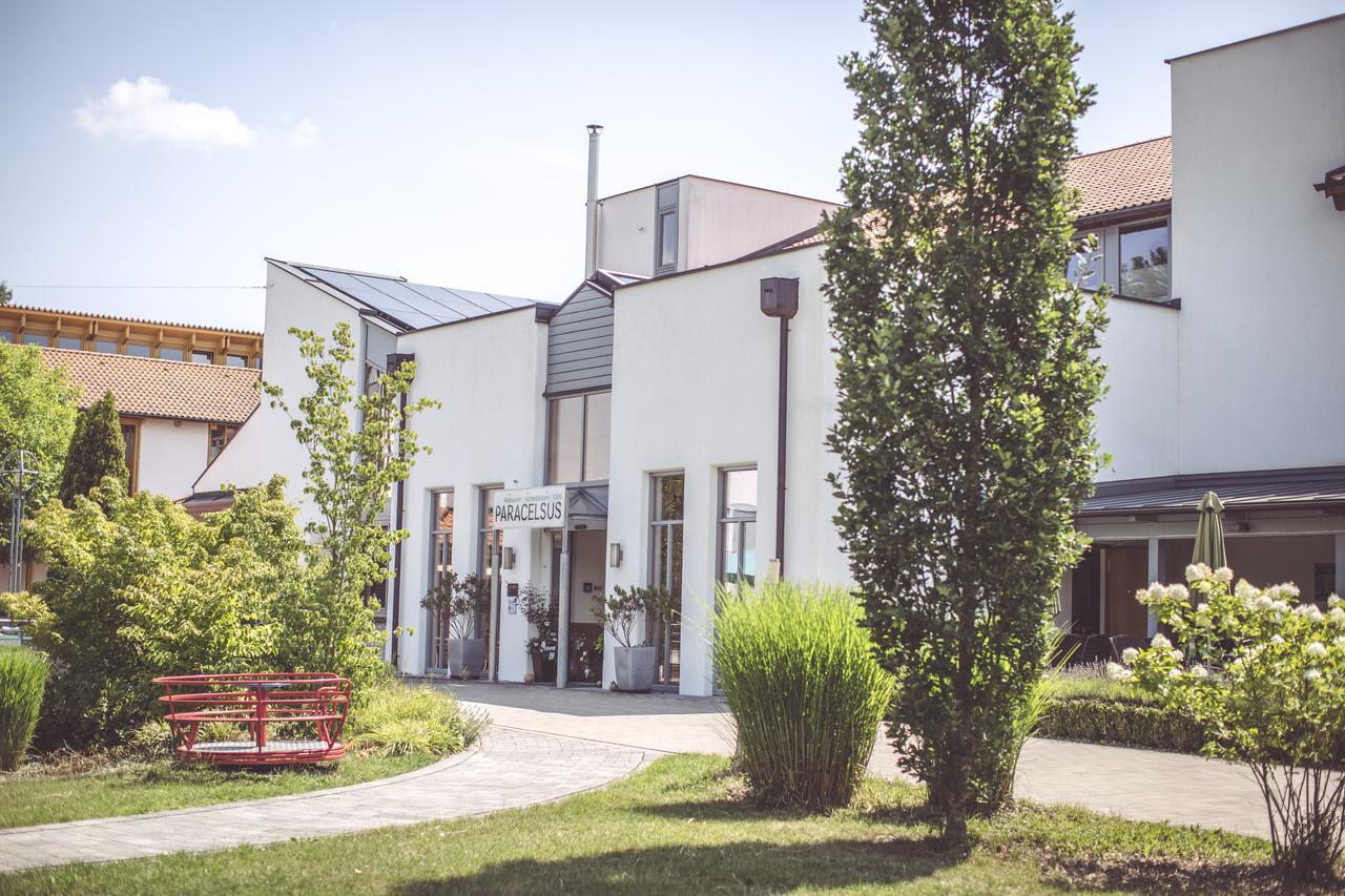 Hotel Und Appartementhof Waldeck Bad Fussing Exterior photo
